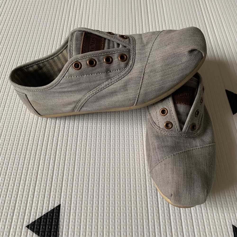 TOMS Grey and brown leather shoes